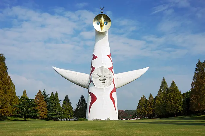 岡本太郎はどんな人生を送った？岡本太郎の芸術観や残した名言も