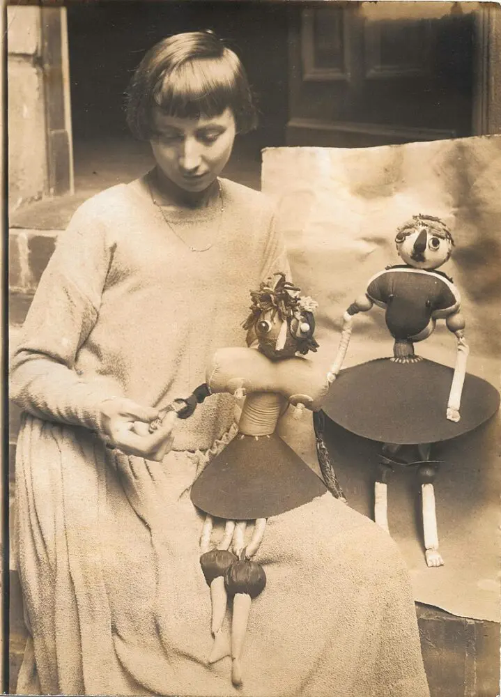 コラージュとは？特徴や有名作家についてわかりやすく解説します