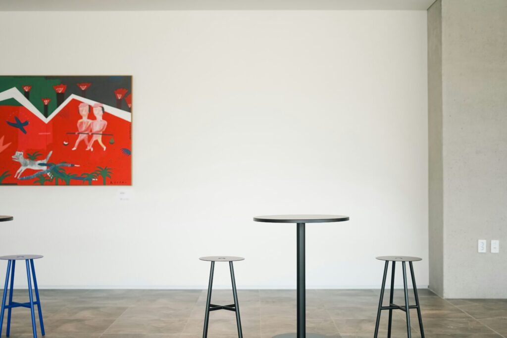 オフィスに飾る絵画(アート)の導入方法