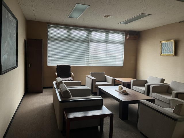 応接室に飾る絵画（アート）の導入方法