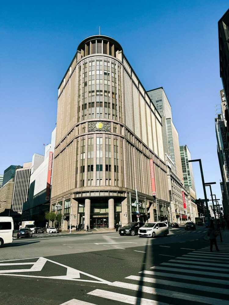 三越
